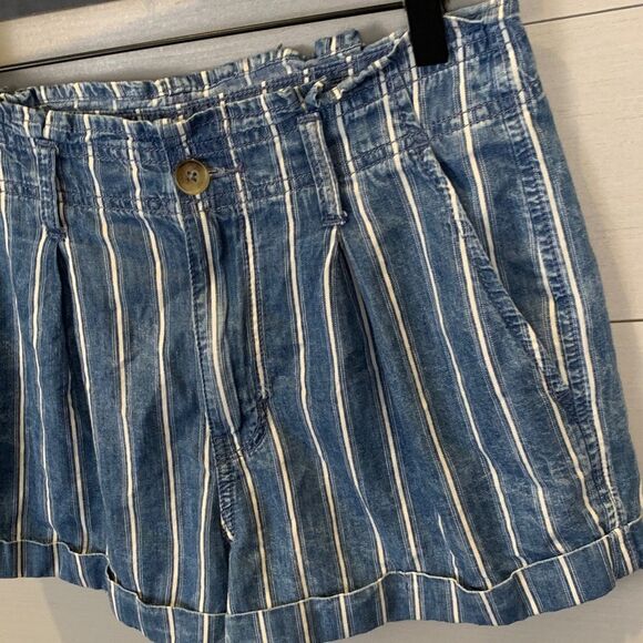 American Eagle Blue Striped Women's high waisted Shorts size 6 beach coastal - Picture 4 of 11
